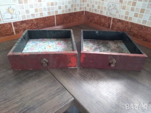 Стари чекмеджета, снимка 1 - Антикварни и старинни предмети - 44061069