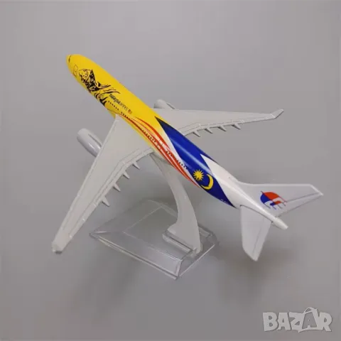 Еърбъс 330 самолет модел макет Malaysia Airlines метален самолетен билет, снимка 2 - Други - 49441391