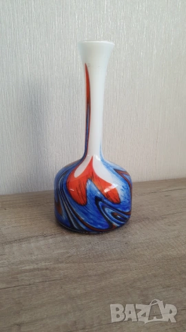 Винтидж ваза от опалово стъкло ,70-те години на миналия век