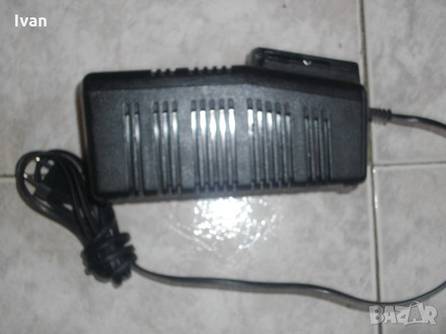 Wurth-9,6V-18V-Bosch-Spit-Зарядно-Отлично-9,6-18 Волта-Немско-1,8 ампера-Вюрт-Бош-Спит, снимка 6 - Винтоверти - 33383192