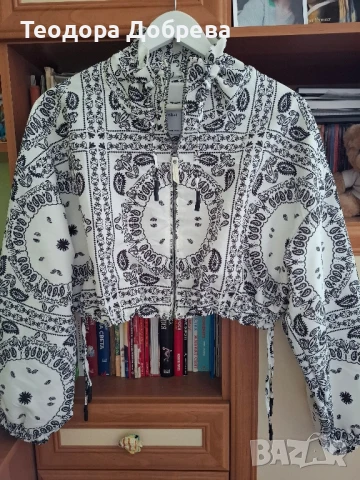 Късо преходно яке от BERSHKA