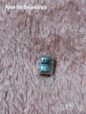 Продавам обици Пандора+ талисман подарък, снимка 8 - Обеци - 52682325