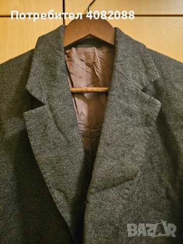 Сако Hugo Boss мъжко палто преходно . Размер L, състав вискоза.