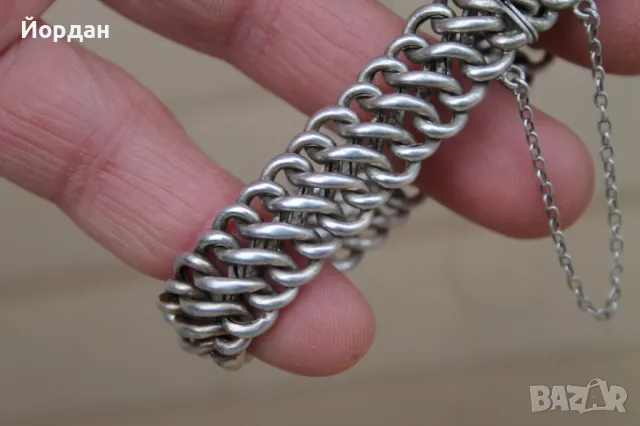 Дамска сребърна гривна