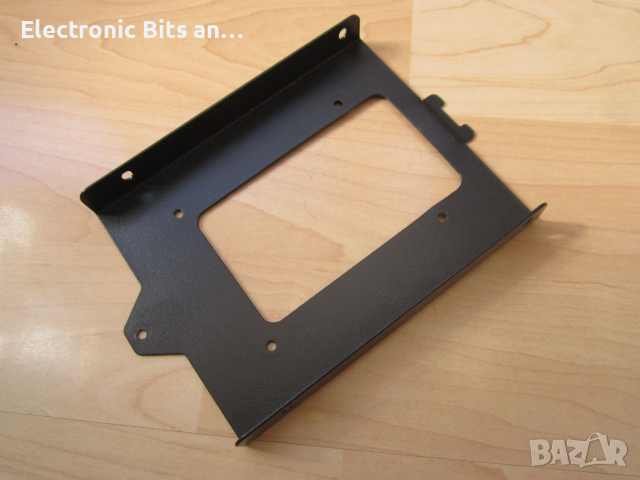 Адаптер 2.5" SSD/HDD → 3.5" слот, метален - нов