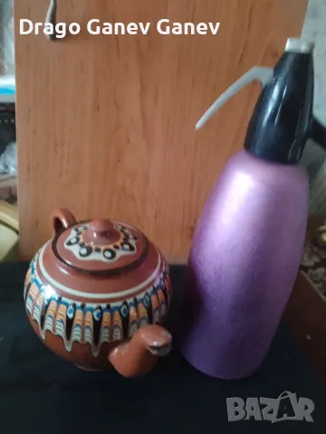 Ретро чайници,и апарат за газирана вода. 