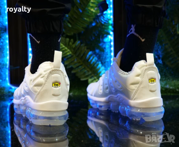 Nike Air VaporMax Plus бели унисекс маратонки , снимка 2 - Маратонки - 50924990