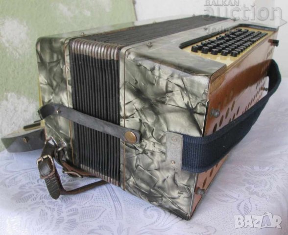 Piakordia стар акордеон, седеф, Пиакордия, акордеони, снимка 2 - Акордеони - 28876793