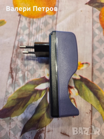 Плъг-ин зарядно за акумулаторни батерии, снимка 2 - Друга електроника - 52891556