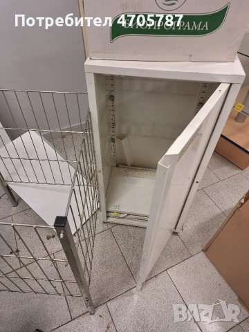 метален шкаф