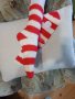 Ръчно плетени чорапи мартеничка размер 39, снимка 1 - Дамски чорапи - 39748385