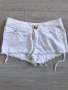 Bershka бели дънкови панталонки, снимка 1 - Къси панталони и бермуди - 33131649