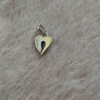 Малка сребърна висулка сърце, снимка 4 - Колиета, медальони, синджири - 43154689