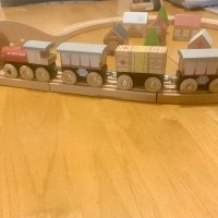 Нов Le Toy Van Интерактивен Дървен Влак 40 Части - Играчка за Развитие, снимка 7 - Образователни игри - 43523024