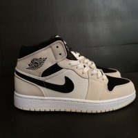 Nike Air Jordan 1 Mid Creamy White Bliss Beige Black Нови Обувки Размер 39 номер , снимка 1 - Кецове - 38414603