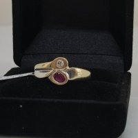 Златен пръстен с естествен Рубин и брилянт-5,05гр/18кр, снимка 1 - Пръстени - 40574124