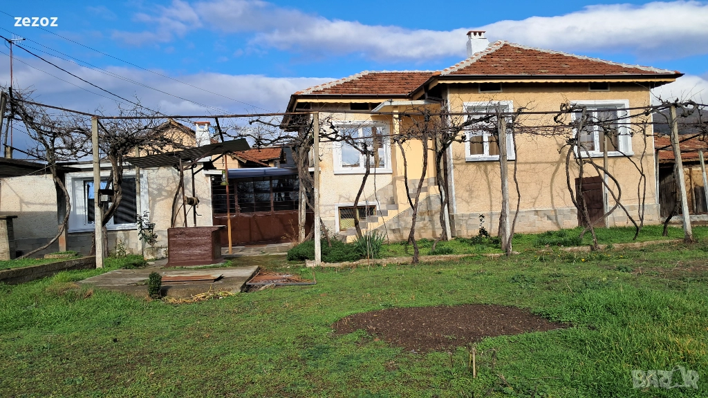 Къща с голям двор с.Ветрен, снимка 1