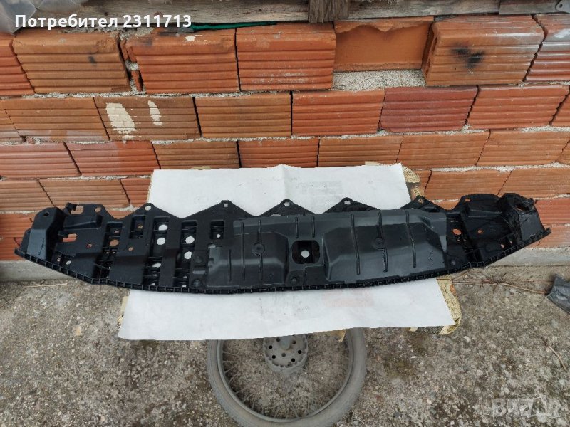 Основа под радиатора за тойота ярис след 2012г, снимка 1