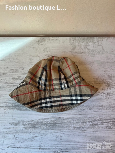 Burberry двулицева шапка идиотка на Бърбъри в бежово цвят с каре ❤️, снимка 1