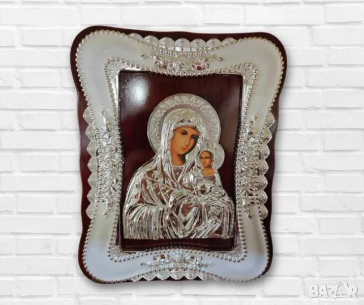 Изящна икона със сребристи орнаменти., снимка 1