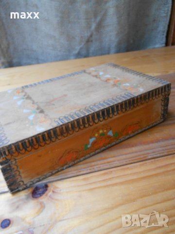 Стара дървена кутия , снимка 4 - Други ценни предмети - 28410558