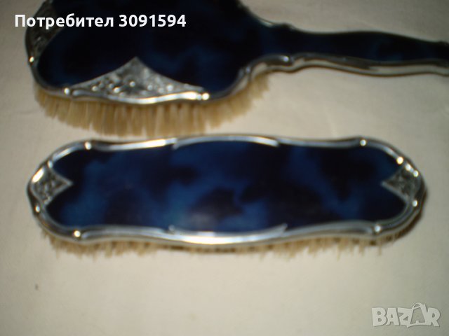 Ретро  комплект  четка за дрехи и четка за коса инкрустация бял метал и маже би син емайл, снимка 8 - Други ценни предмети - 43484654