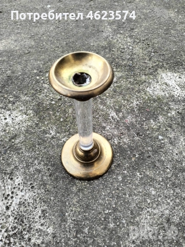 Месингов свещник