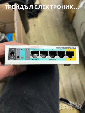 РУТЕР MikroTik RouterBoard RB951Ui-2HnD, снимка 2 - Рутери - 53246390
