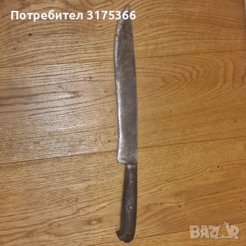 Стар кован възрожденски  нож с чирени от биволски рог