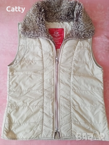 Дамска бежова грейка , снимка 3 - Елеци - 52513982