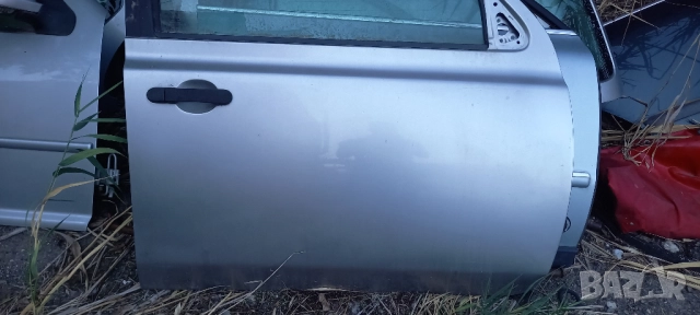Предна дясна врата Nissan Micra III K12