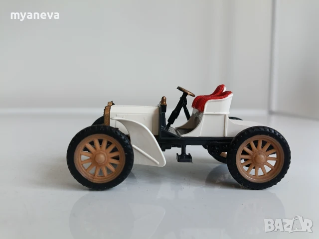 Vintage, метални, колекционерски, умалени модели на автомобили, снимка 4 - Коли, камиони, мотори, писти - 50930081