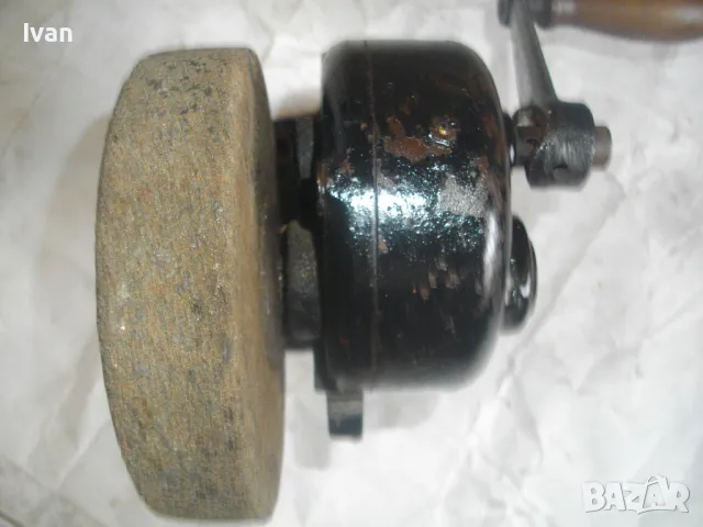 Ръчен ШМИРГЕЛ със собствена стойка Чугунен ф125мм Масивен 4,5 кг Старо качество Немски, снимка 10 - Други инструменти - 47364931