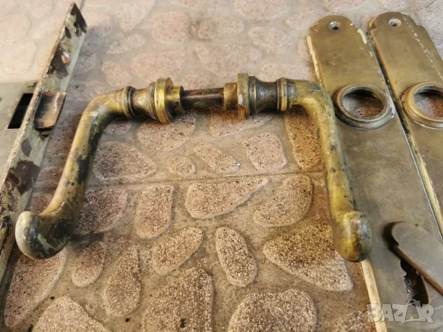 стара бронзова брава, снимка 2 - Антикварни и старинни предмети - 47777787