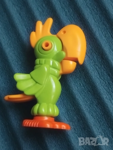 Kinder играчка Папагал - играчка от шоколадови яйца Киндер