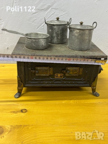 Антична миниатюрна детска печка с фурна – Wurtemberg, с аксесоари, снимка 9 - Колекции - 53384446