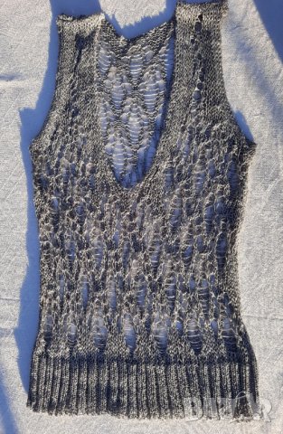 Сребристо пуловерче без ръкав плетиво размер Л