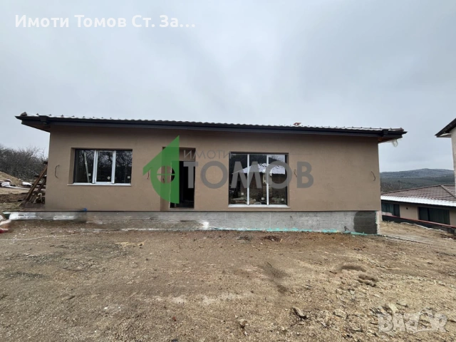 Новострояща се еднофамилна къща в село Остра могила