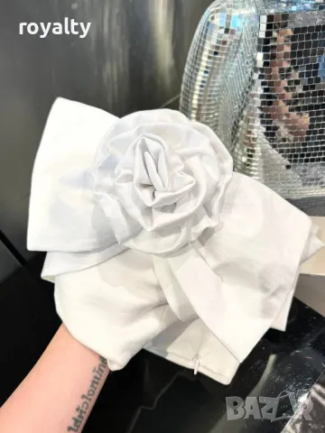 Бял дамски топ с ефектно цвете, снимка 5 - Корсети, бюстиета, топове - 49486467