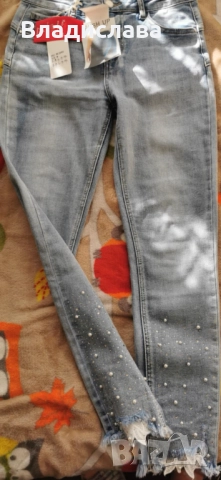 Дамски дънки с камъчета и дантелка, снимка 3 - Дънки - 52497010