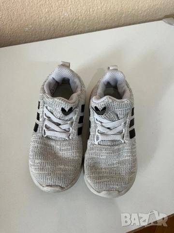 Adidas оригинални  маратонки за момче