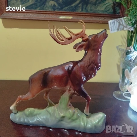 Порцеланова фигура на елен