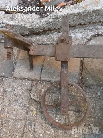 Стар плуг антика за колекция, снимка 5 - Антикварни и старинни предмети - 37564568