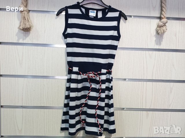 Нова детска моряшка вталена рокля с ефектен гръб, 7-8 години, снимка 5 - Детски рокли и поли - 29031690