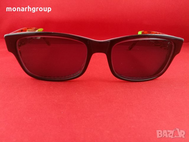 Слънчеви очила червени
