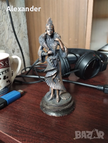 Статуетка ..