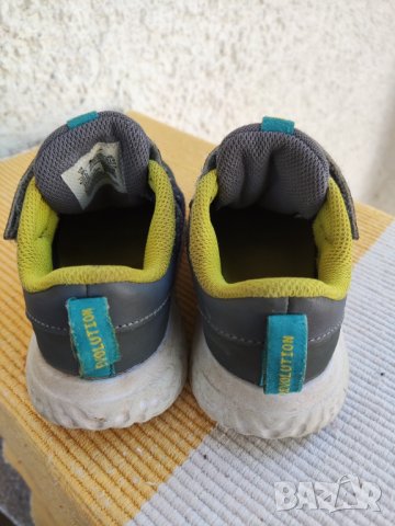 детски маратонки Nike Revolution 5, снимка 4 - Детски маратонки - 43306494