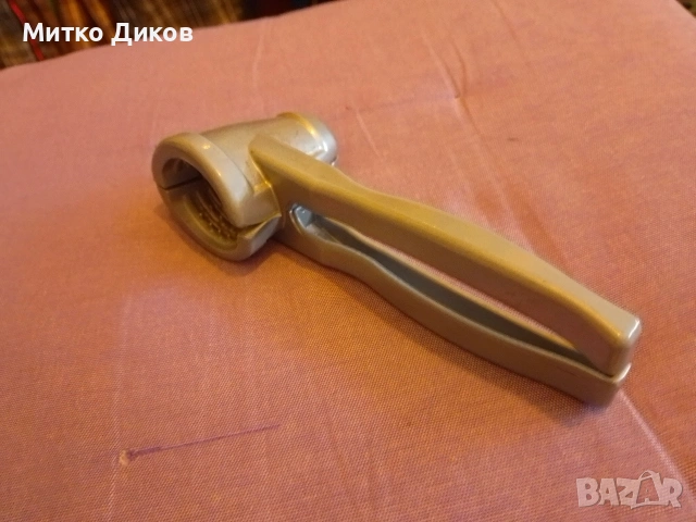 Орехотрошачка и за ядки като нова, снимка 3 - Аксесоари за кухня - 53513478