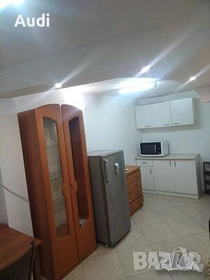 Давам под наем напълно обзаведена партерна боксионера 28кв.м. За сам човек.  Свободна от 08.03.2026г, снимка 2 - Апартаменти - 53576993