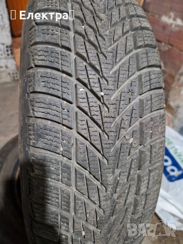 4 бр. Зимни гуми Goodyear UltraGrip Performance 3 (195/65 R15) – DOT 2023 , снимка 3 - Гуми и джанти - 53100467